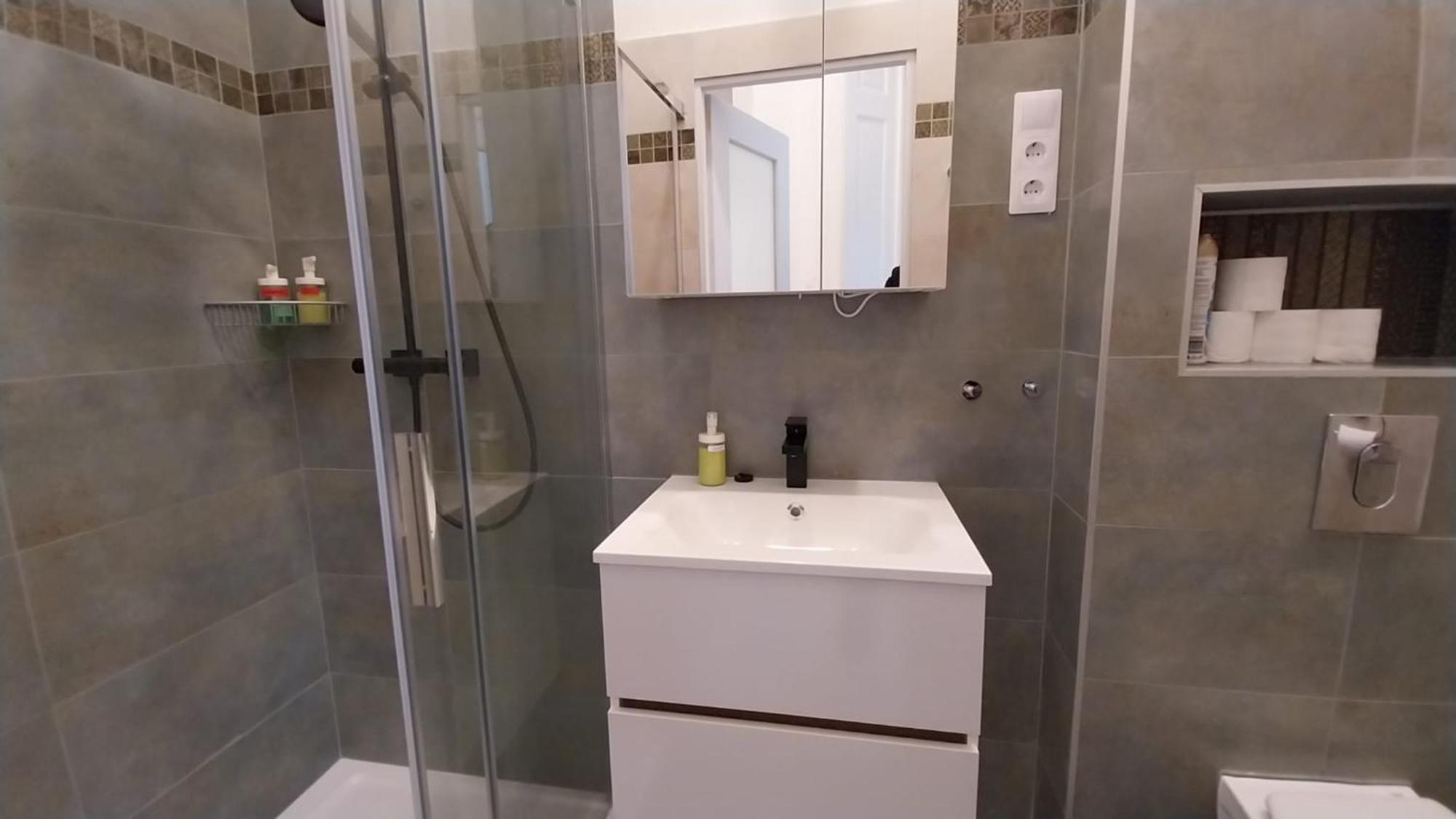 Szekely Apartment Near Deak Ferenc Square With Free Parking In Garage Budapest Eksteriør billede
