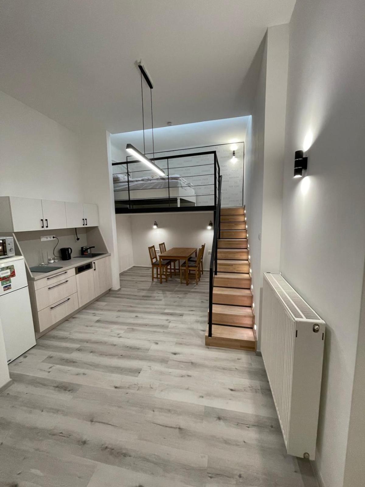 Szekely Apartment Near Deak Ferenc Square With Free Parking In Garage Budapest Eksteriør billede