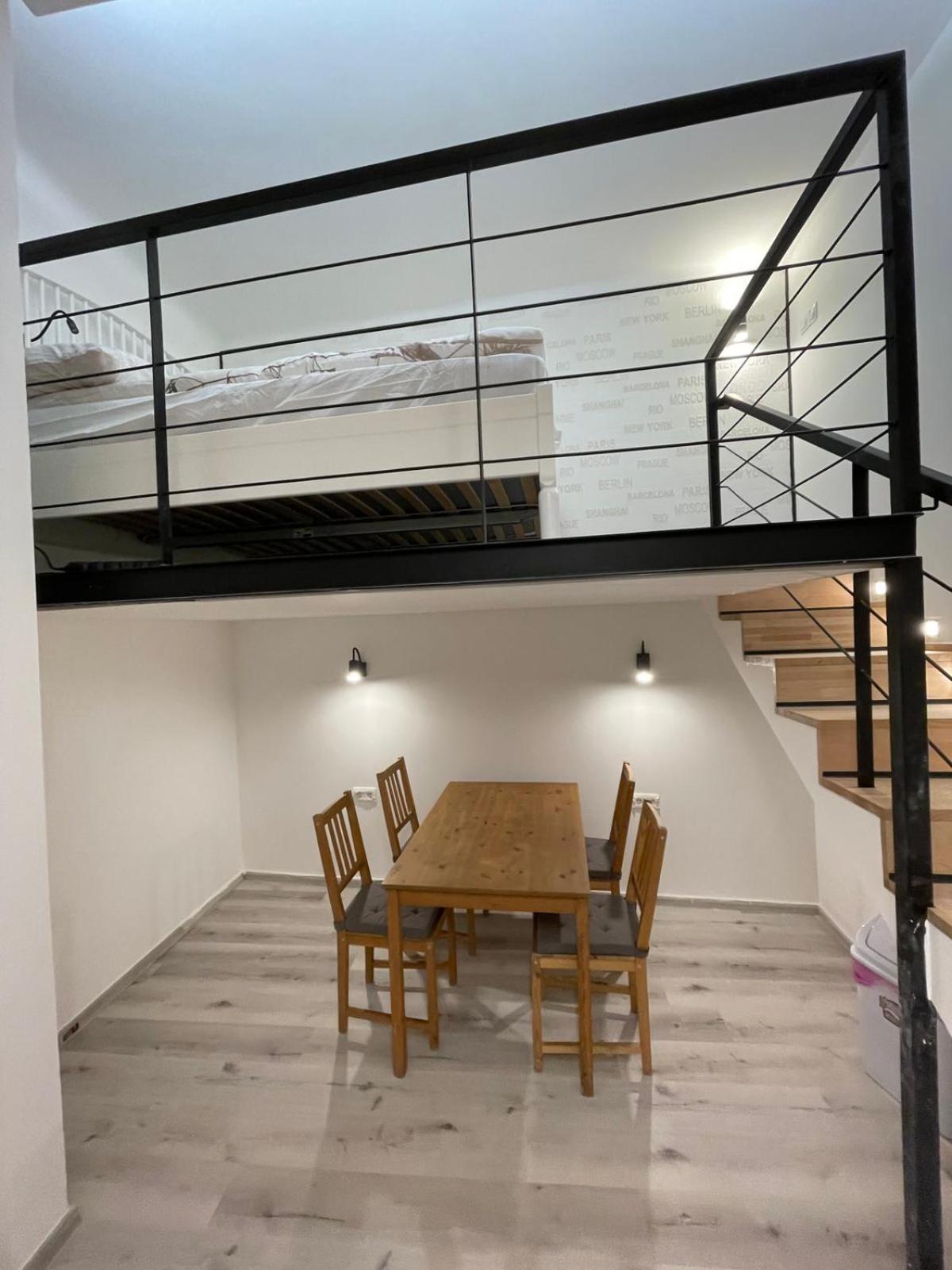 Szekely Apartment Near Deak Ferenc Square With Free Parking In Garage Budapest Eksteriør billede